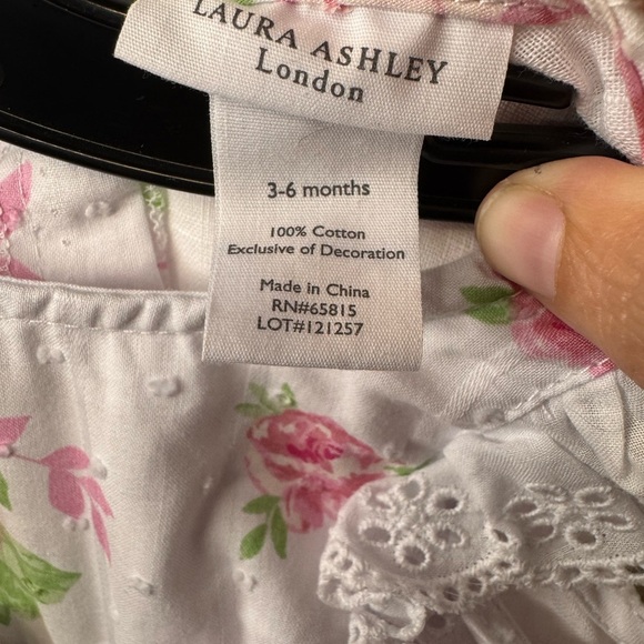 Laura Ashley London 3-6 month pink floral one piece with snap closure K1.2 - Picture 7 of 8